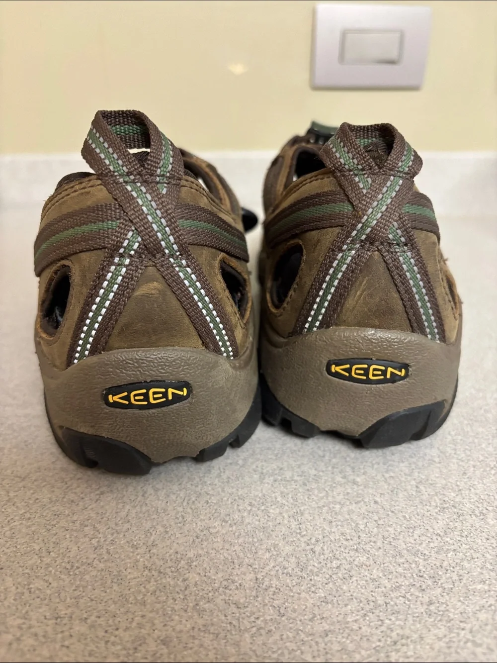 Keen Brown Men’s Closed-Toe Outdoor Sandals size 9.5